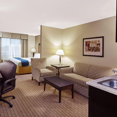 Holiday Inn Express & Suites Madison-Verona By Ihg Dış mekan fotoğraf