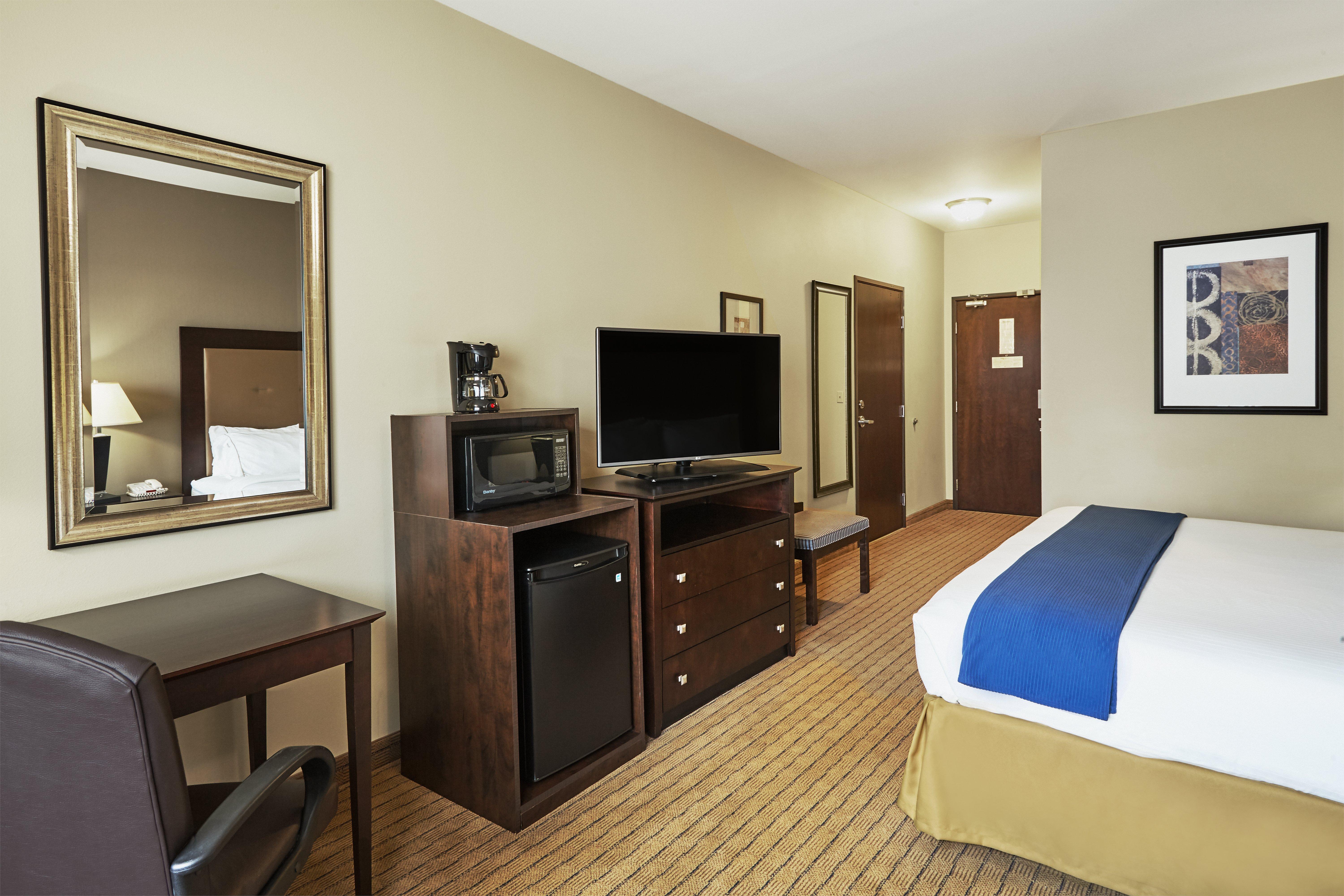 Holiday Inn Express & Suites Madison-Verona By Ihg Dış mekan fotoğraf