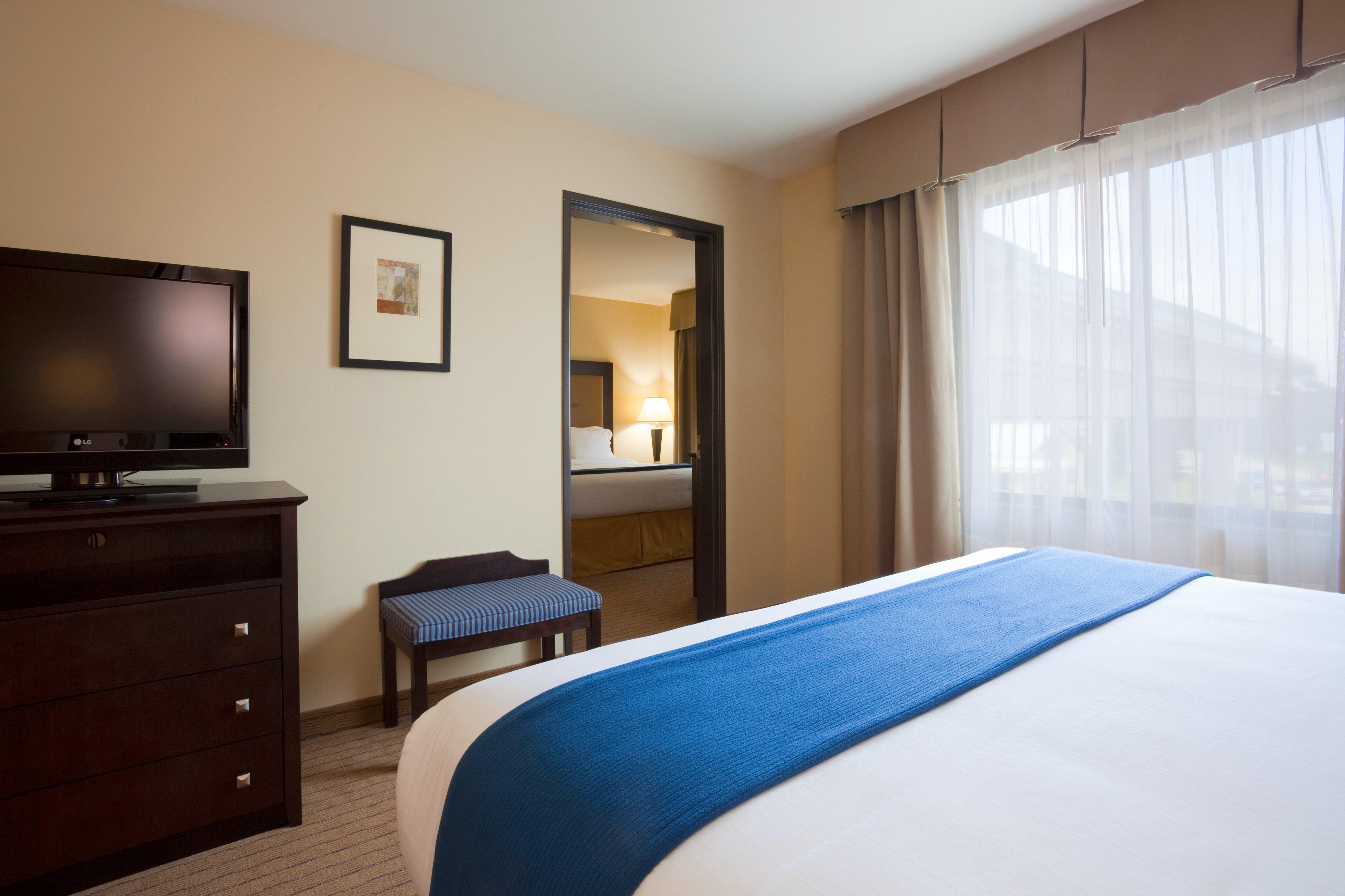 Holiday Inn Express & Suites Madison-Verona By Ihg Oda fotoğraf