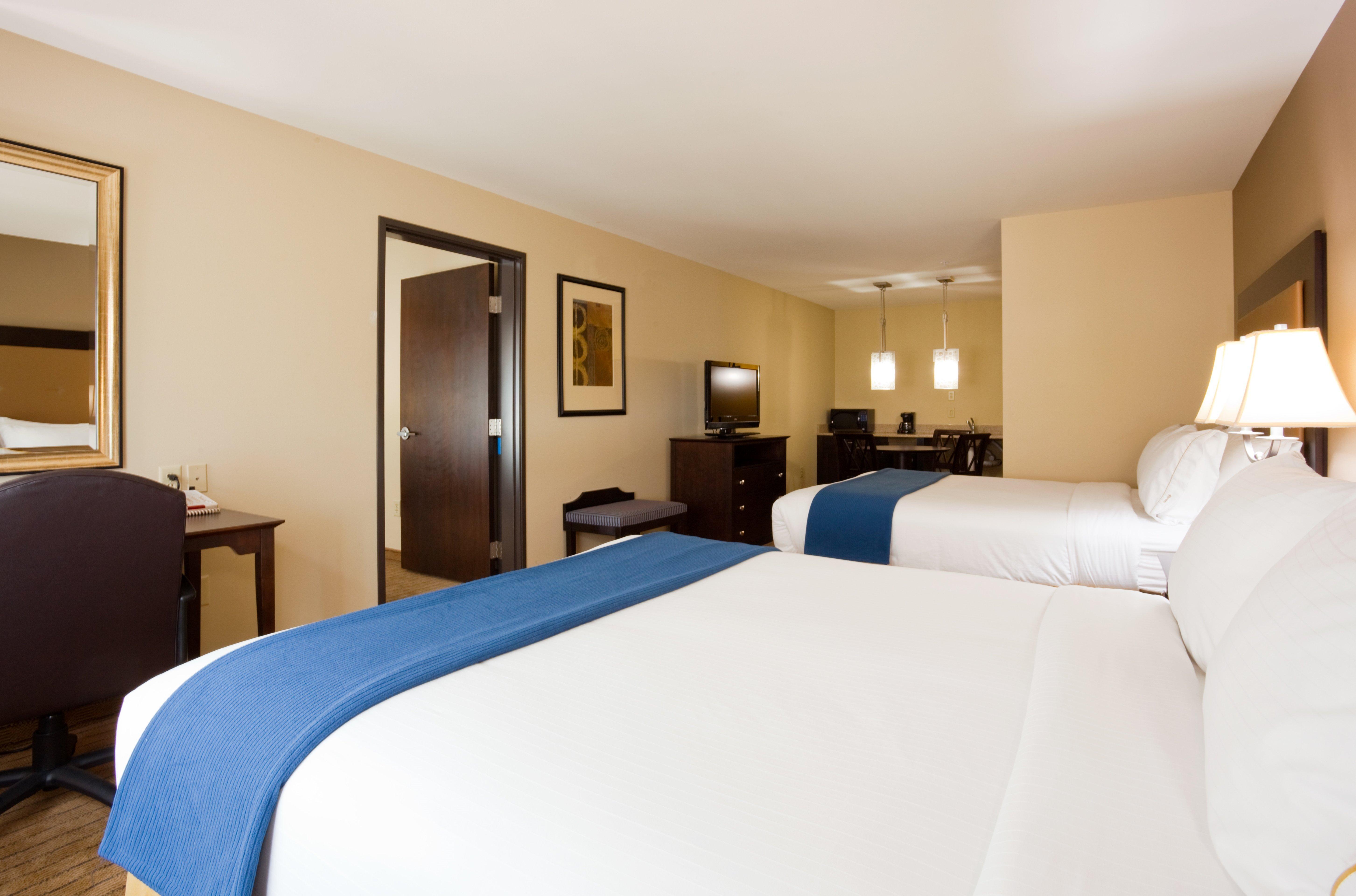 Holiday Inn Express & Suites Madison-Verona By Ihg Oda fotoğraf