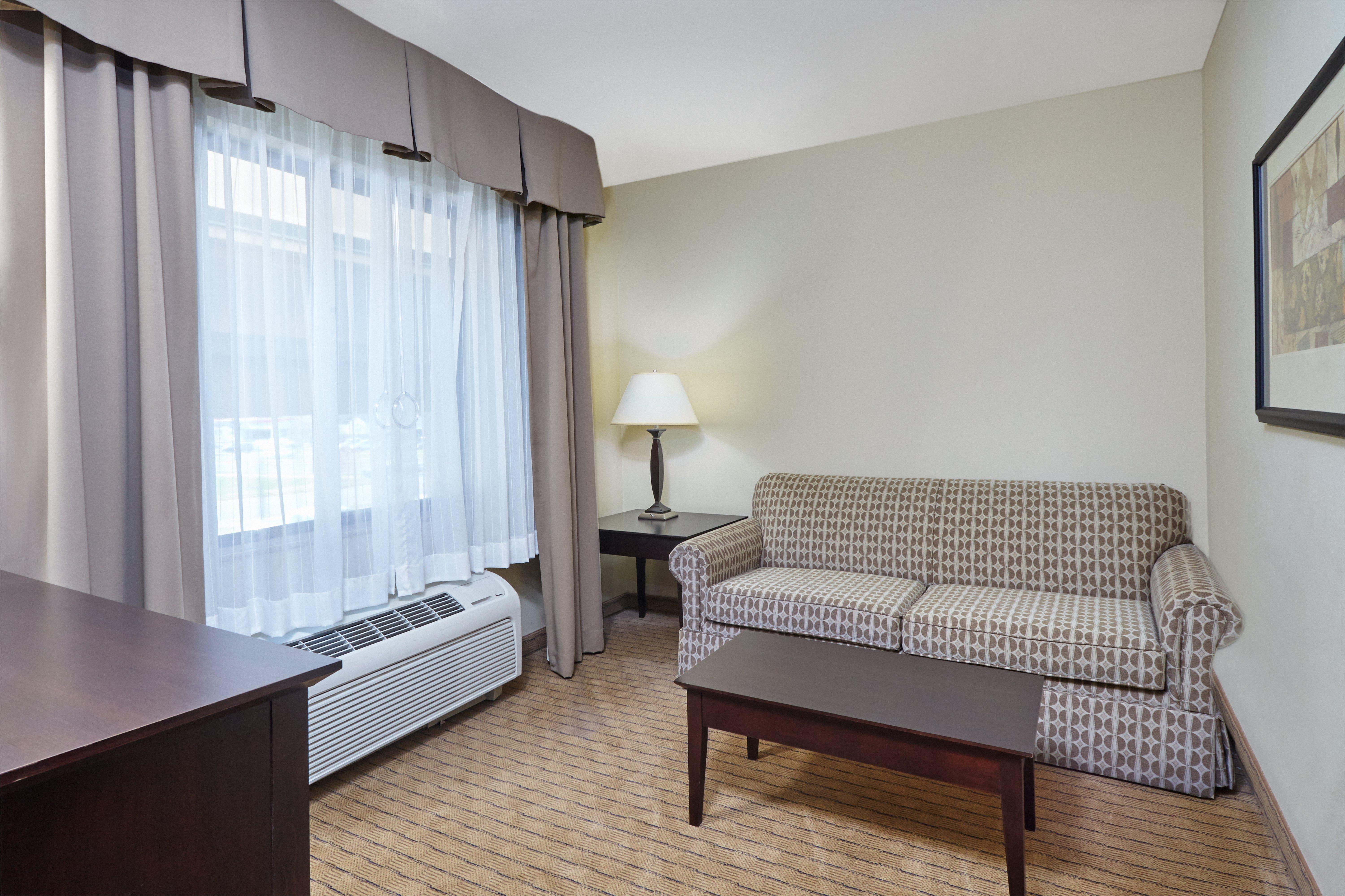 Holiday Inn Express & Suites Madison-Verona By Ihg Dış mekan fotoğraf