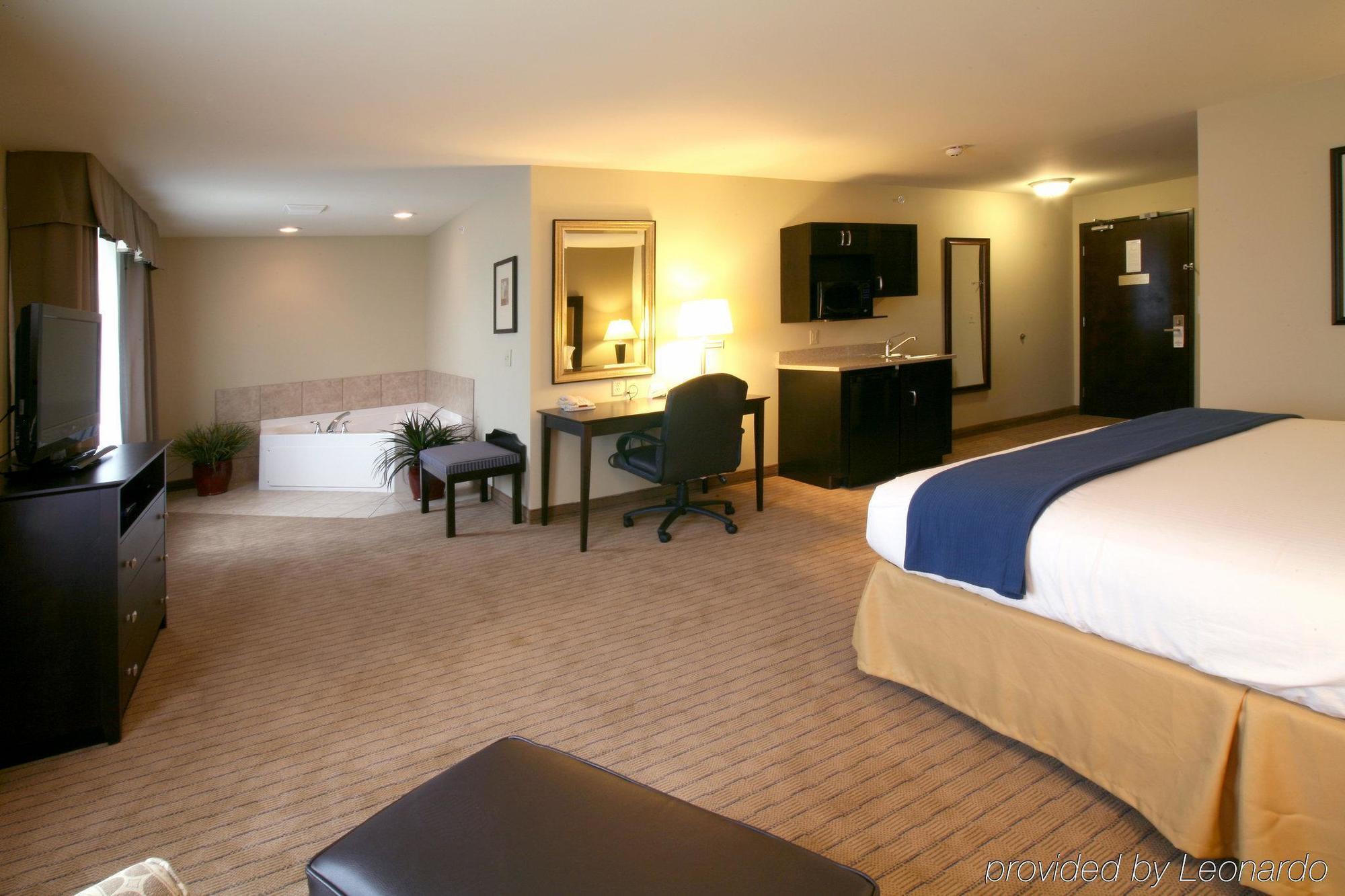 Holiday Inn Express & Suites Madison-Verona By Ihg Dış mekan fotoğraf