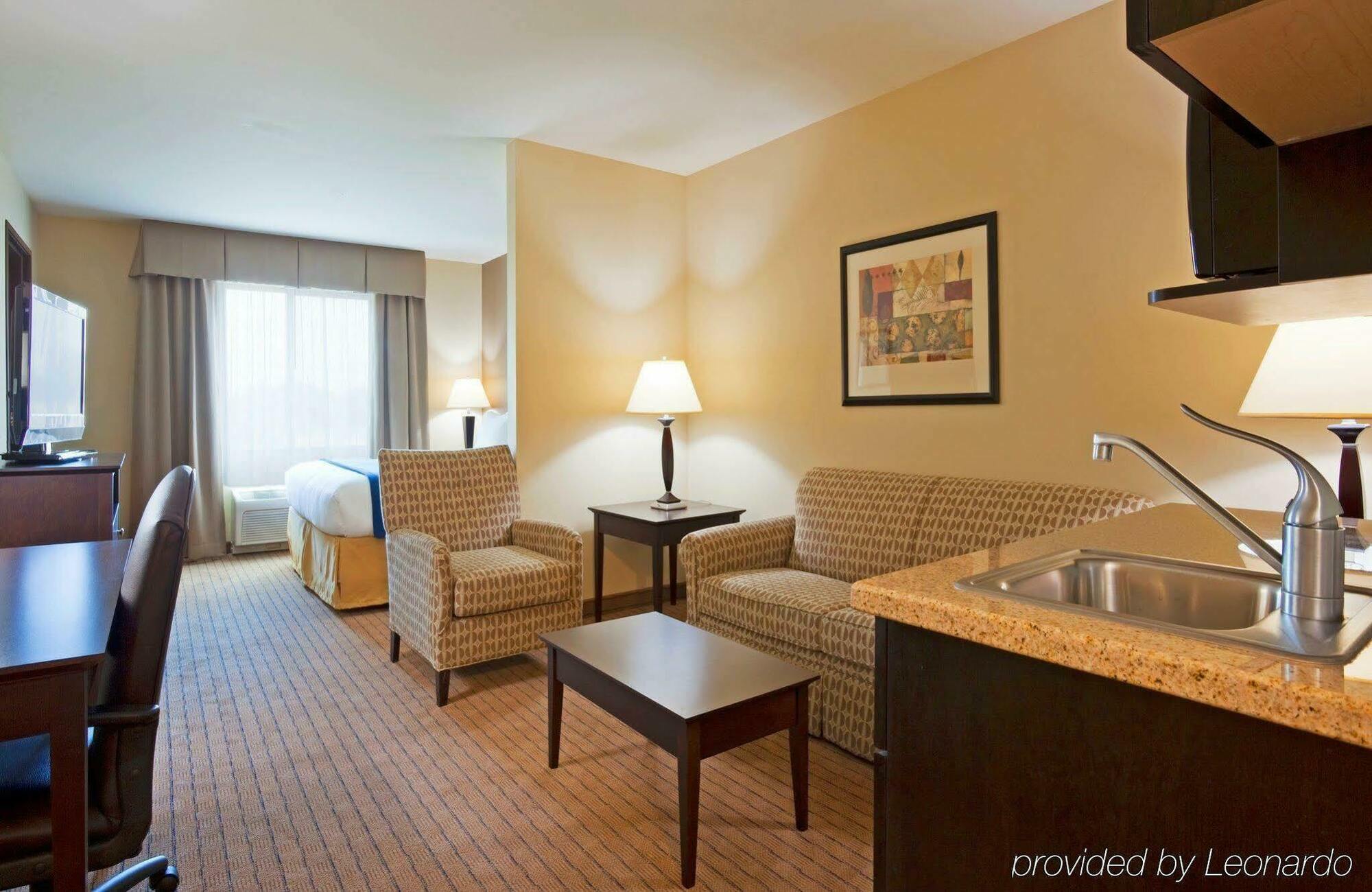 Holiday Inn Express & Suites Madison-Verona By Ihg Dış mekan fotoğraf